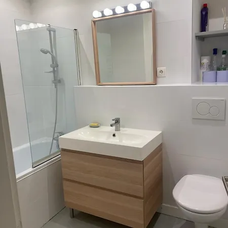 بيت للعطل Maison Cosy 4 Chambres, Pres Telecabine Et Thermes Bagnères-de-Luchon